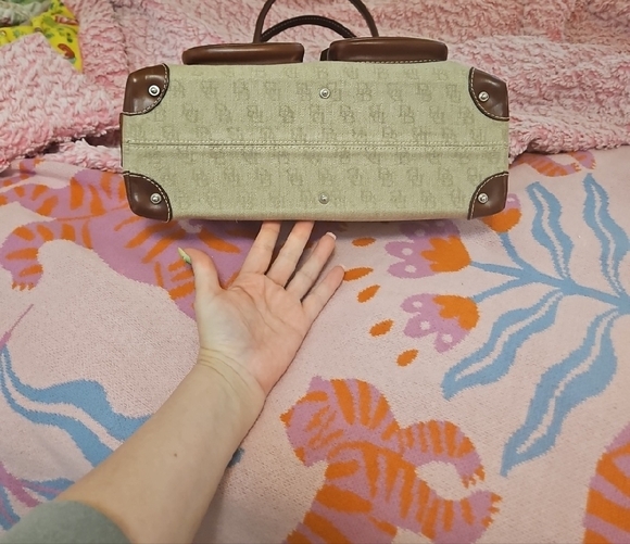 Dooney & Bourke Stylish Beige Fabric and Brown Leather Handbag - Picture 7 of 16